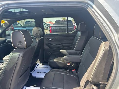 Used 2023 Chevrolet Traverse Premier AWD/4WD image 36