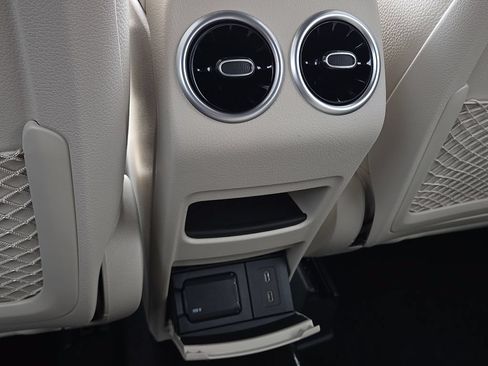 New 2026 Mercedes-Benz GLB 250 image 11