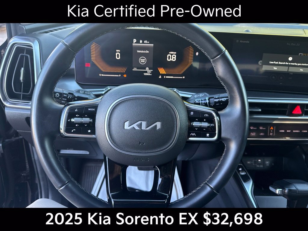 Certified 2025 Kia Sorento EX w/ Panoramic Sunroof Package AWD/4WD image 25