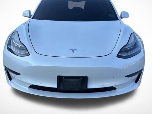 Used 2019 Tesla Model 3 Mid Range RWD image 3