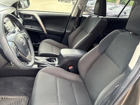 Used 2015 Toyota RAV4 XLE AWD/4WD image 9