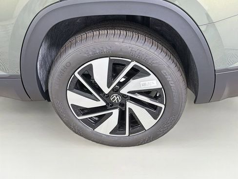 New 2026 Volkswagen Atlas SE FWD image 32