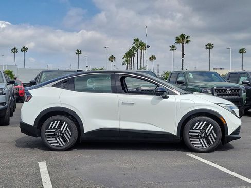 New 2026 Nissan Leaf SV+ w/ Floor Mat Package (SV+) image 21