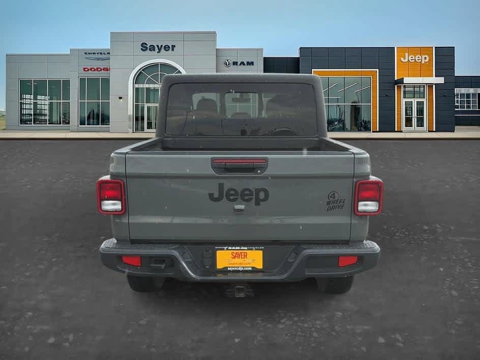 Used 2023 Jeep Gladiator Sport AWD/4WD image 6