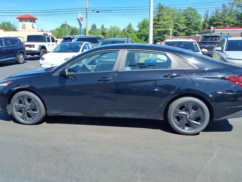 Certified 2023 Hyundai Elantra SEL w/ Preferred Accessory Package FWD image 9