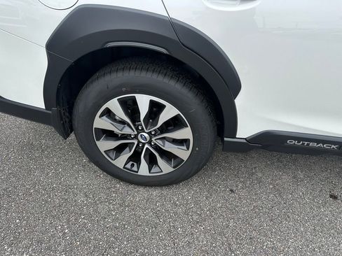 Used 2025 Subaru Outback Touring image 5
