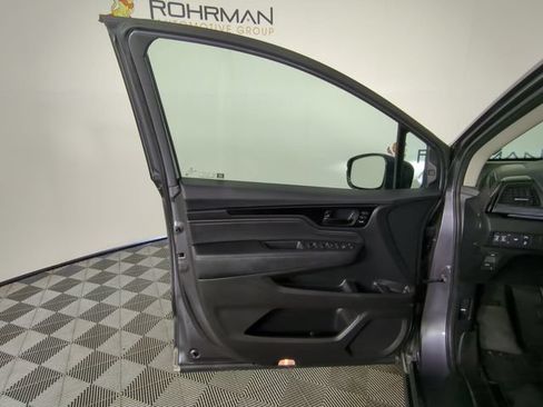 Used 2025 Honda Odyssey Elite image 17