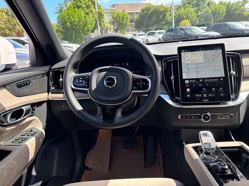 New 2026 Volvo XC90 B6 Plus w/ Protection Package Premier image 8