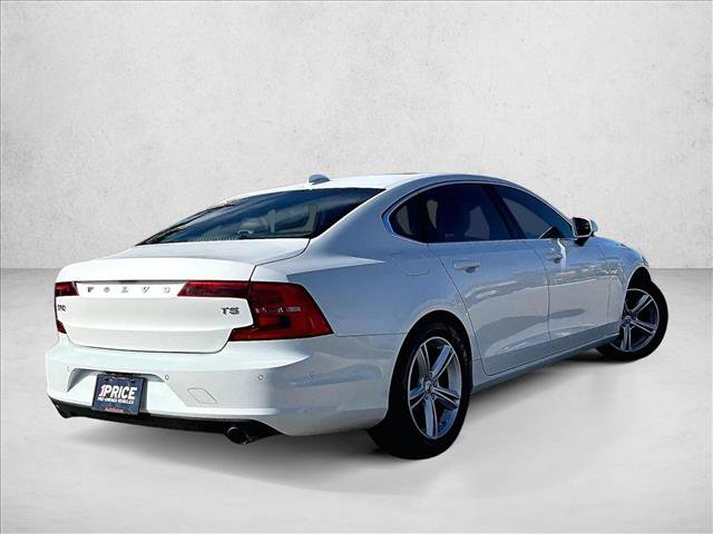 Used 2018 Volvo S90 T5 Momentum w/ Convenience Package FWD image 2