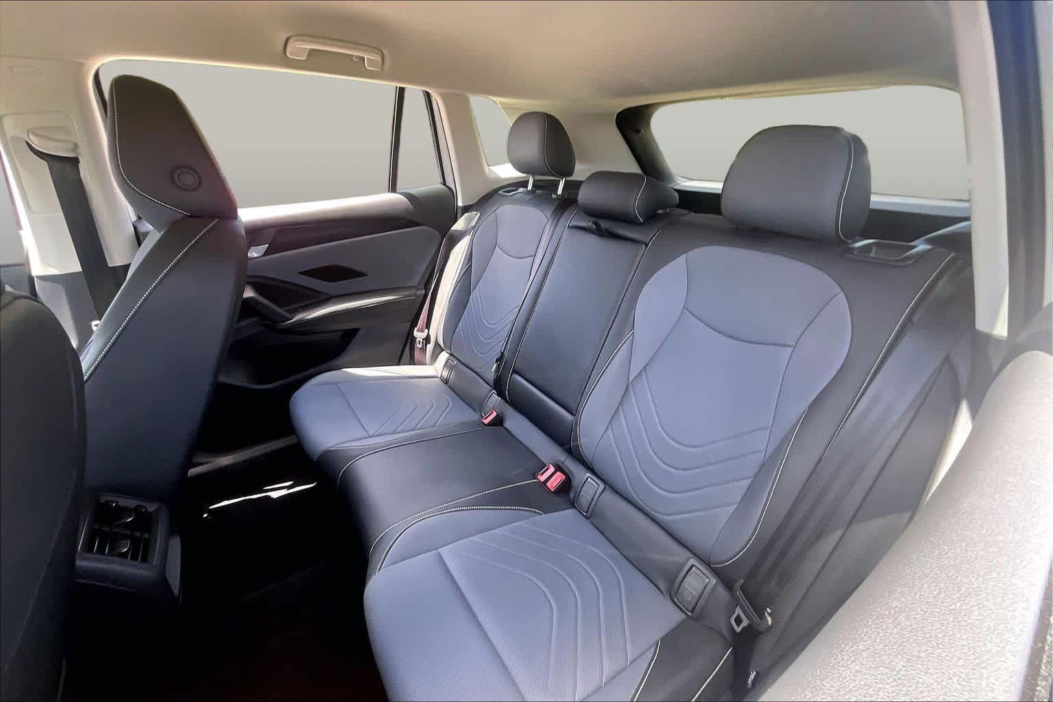 Used 2026 Volkswagen Tiguan SE FWD image 20