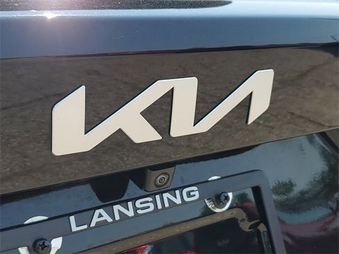 Used 2024 Kia Sorento S image 30