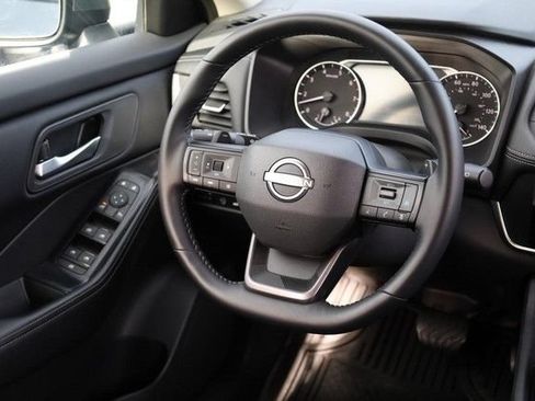 Certified 2025 Nissan Rogue SV FWD image 23