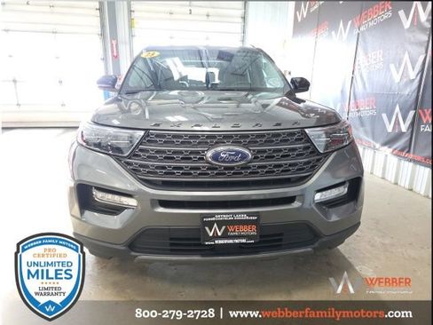Used 2023 Ford Explorer XLT w/ Equipment Group 202A image 3