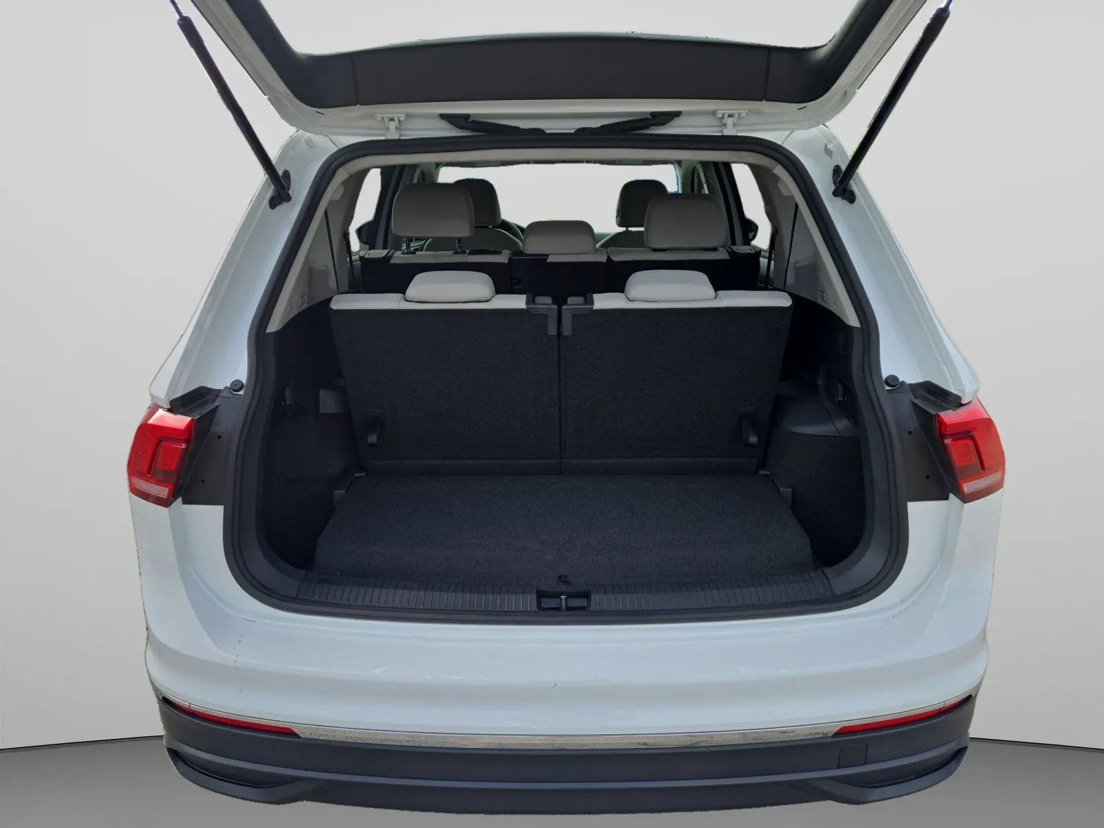 Used 2022 Volkswagen Tiguan S FWD image 27