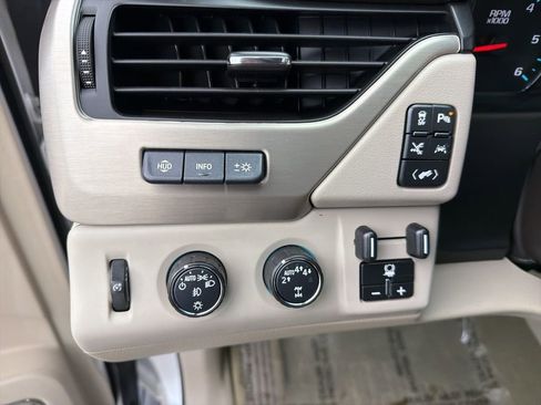 Used 2019 GMC Yukon Denali w/ Denali Ultimate Package image 19