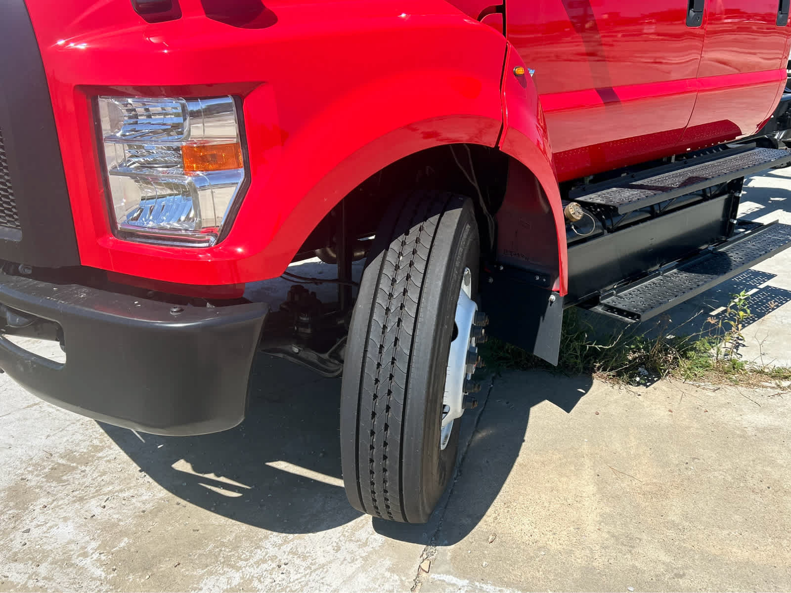 Used 2026 Ford F750 2WD Crew Cab Super Duty image 30