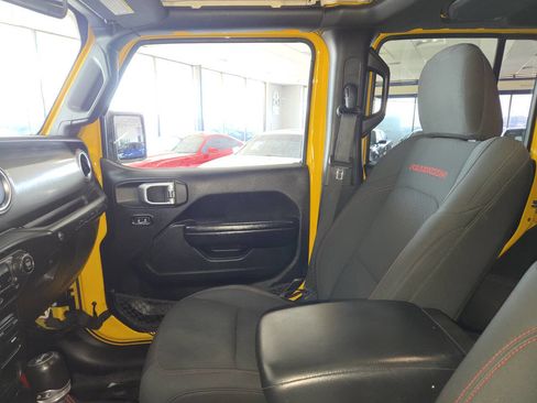 Used 2019 Jeep Wrangler Unlimited Rubicon w/ Cold Weather Group AWD/4WD image 19