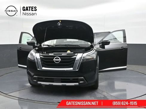Used 2025 Nissan Pathfinder Platinum AWD/4WD image 65