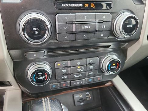 Used 2015 Ford F150 Lariat w/ Equipment Group 501A Mid image 26