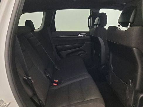 Used 2020 Jeep Grand Cherokee Laredo AWD/4WD image 18
