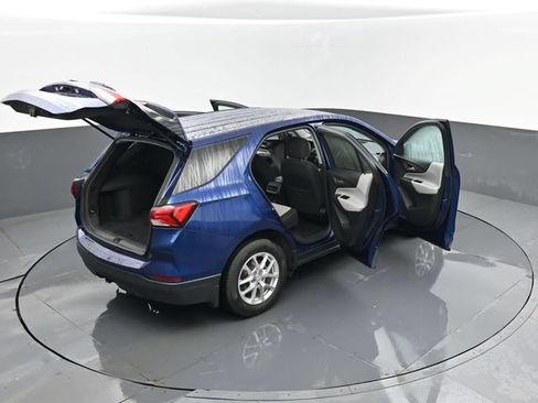 Used 2022 Chevrolet Equinox LS w/ LS Convenience Package AWD/4WD image 25