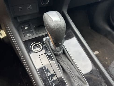 Used 2024 Nissan Kicks SR image 18