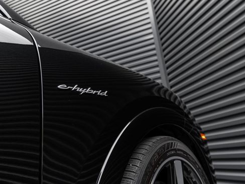 Certified 2025 Porsche Cayenne S AWD/4WD image 39