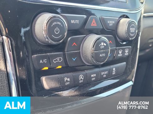 Used 2022 Jeep Grand Cherokee Limited image 23