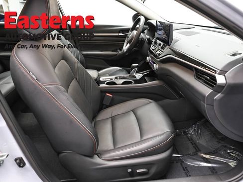 Used 2023 Nissan Altima 2.0 SR FWD image 25