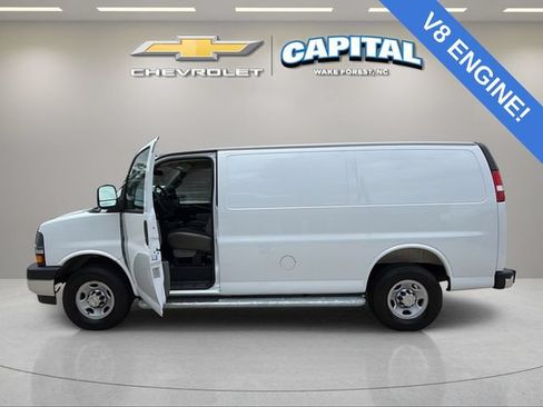 Used 2025 Chevrolet Express 2500 w/ Driver Convenience Package RWD image 3