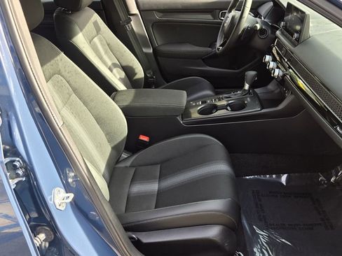 Used 2025 Honda Civic Sport image 18