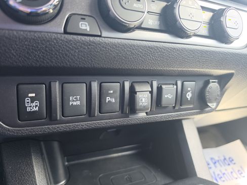 Used 2023 Toyota Tacoma TRD Pro AWD/4WD image 36