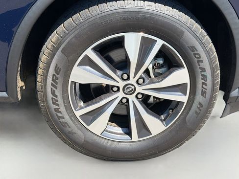 Used 2023 Nissan Murano SV FWD image 10