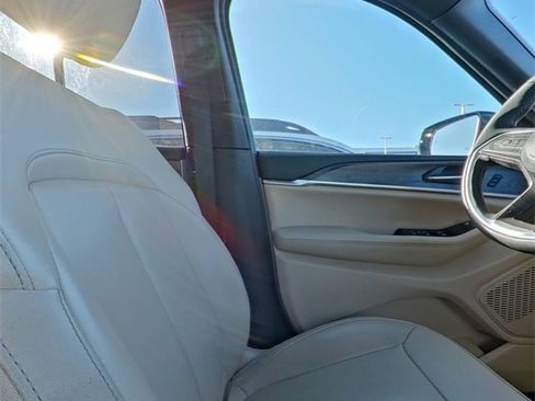 Used 2024 Jeep Grand Cherokee L Limited image 30