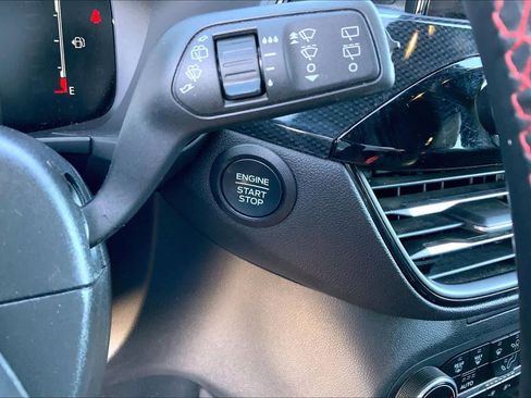 Used 2025 Ford Escape ST-Line AWD/4WD image 36