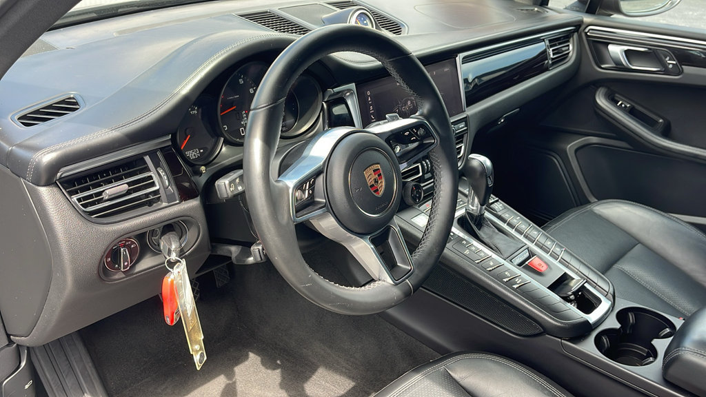 Used 2019 Porsche Macan AWD/4WD image 30
