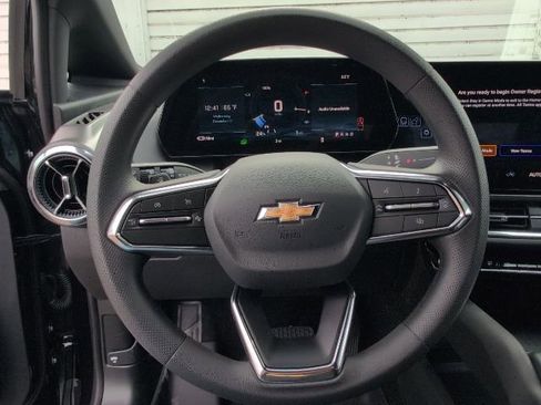 New 2026 Chevrolet Equinox EV LT image 16