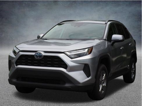 Used 2024 Toyota RAV4 XLE AWD/4WD image 28