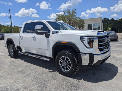 Used 2025 GMC Sierra 2500 SLT AWD/4WD image 2