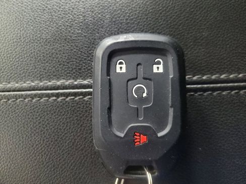 Used 2020 GMC Terrain SLT FWD image 32