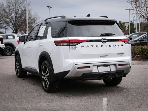 Used 2025 Nissan Pathfinder Platinum image 8