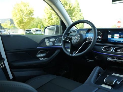 Certified 2026 Mercedes-Benz GLS 450 4MATIC image 22