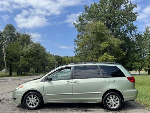 Used 2009 Toyota Sienna LE FWD image 10
