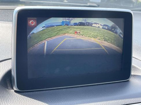 Used 2014 MAZDA MAZDA3 i Touring w/ Technology Package image 19