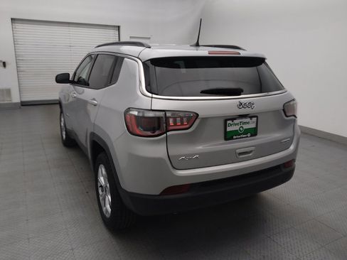 Used 2025 Jeep Compass Latitude AWD/4WD image 6