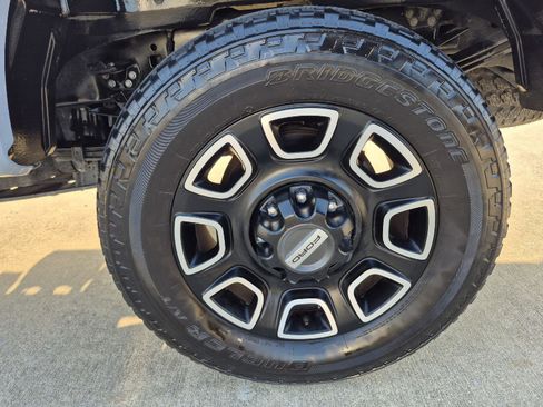 Certified 2024 Ford F250 Platinum image 30