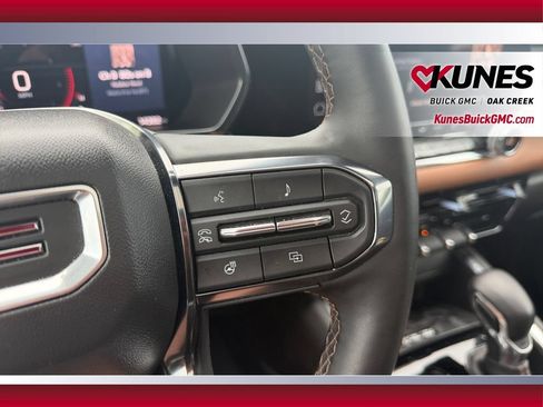 Used 2024 GMC Canyon AT4 w/ AT4 Premium Package AWD/4WD image 18