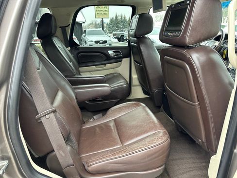 Used 2014 Cadillac Escalade Platinum image 18