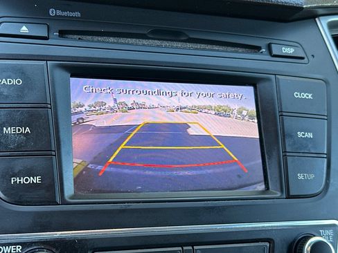 Used 2018 Hyundai Santa Fe Sport FWD image 19
