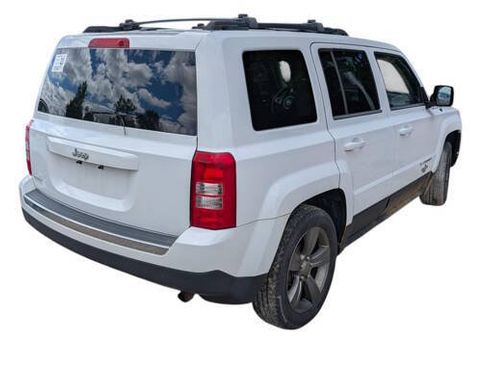 Used 2014 Jeep Patriot Latitude w/ Freedom Edition Package FWD image 5